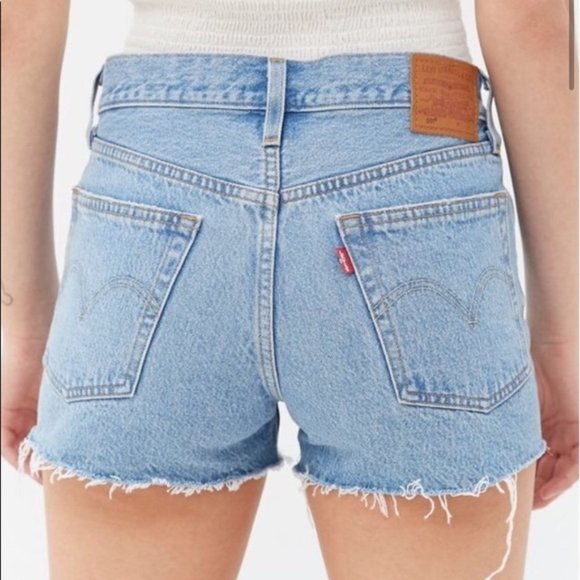 LEVI'S 501 ORIGINAL TANGO HIGH-RISE SHORTS - 25 - Picture 8 of 9